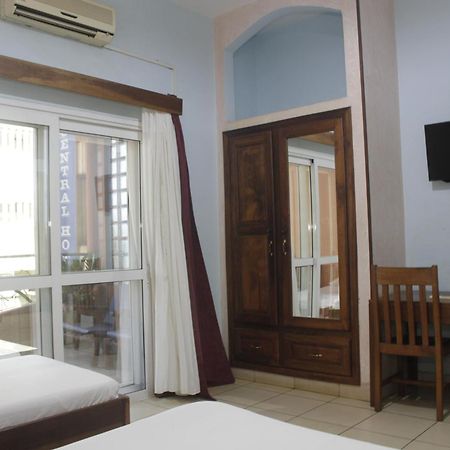 Central Hotel Antsiranana Buitenkant foto