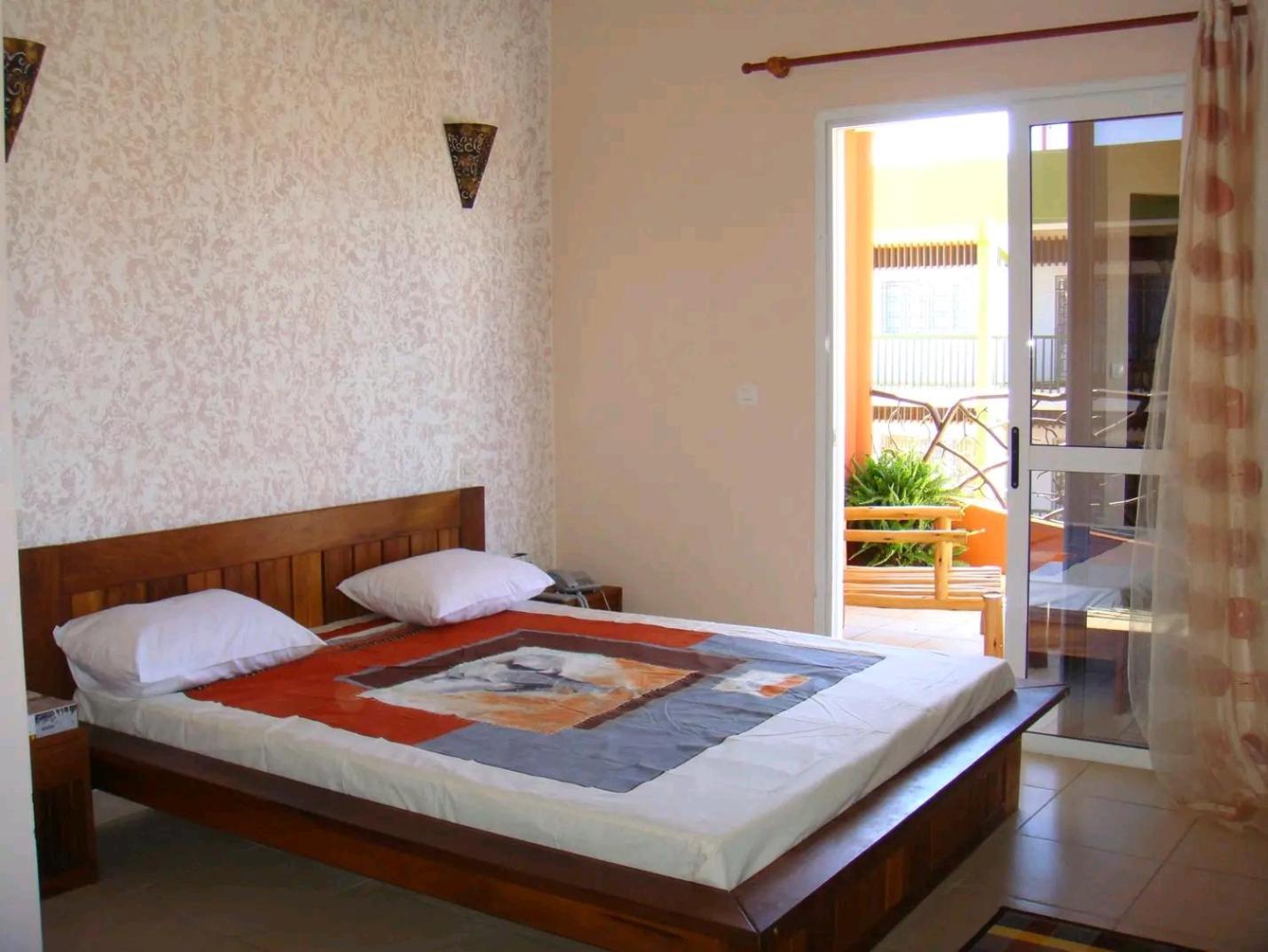Central Hotel Antsiranana Buitenkant foto
