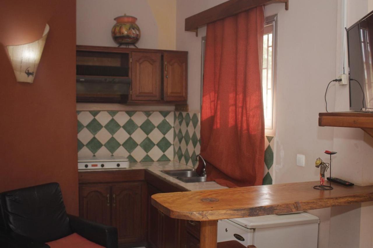 Central Hotel Antsiranana Buitenkant foto