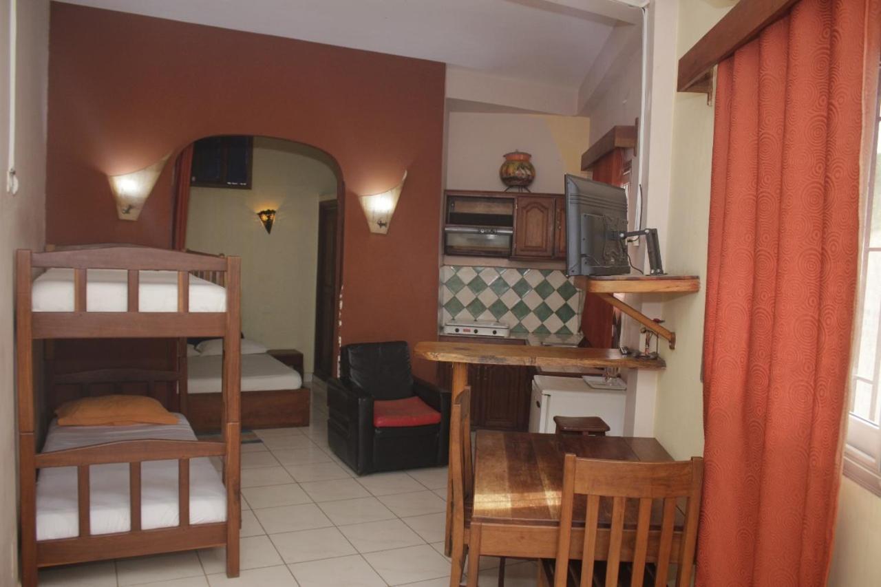 Central Hotel Antsiranana Buitenkant foto