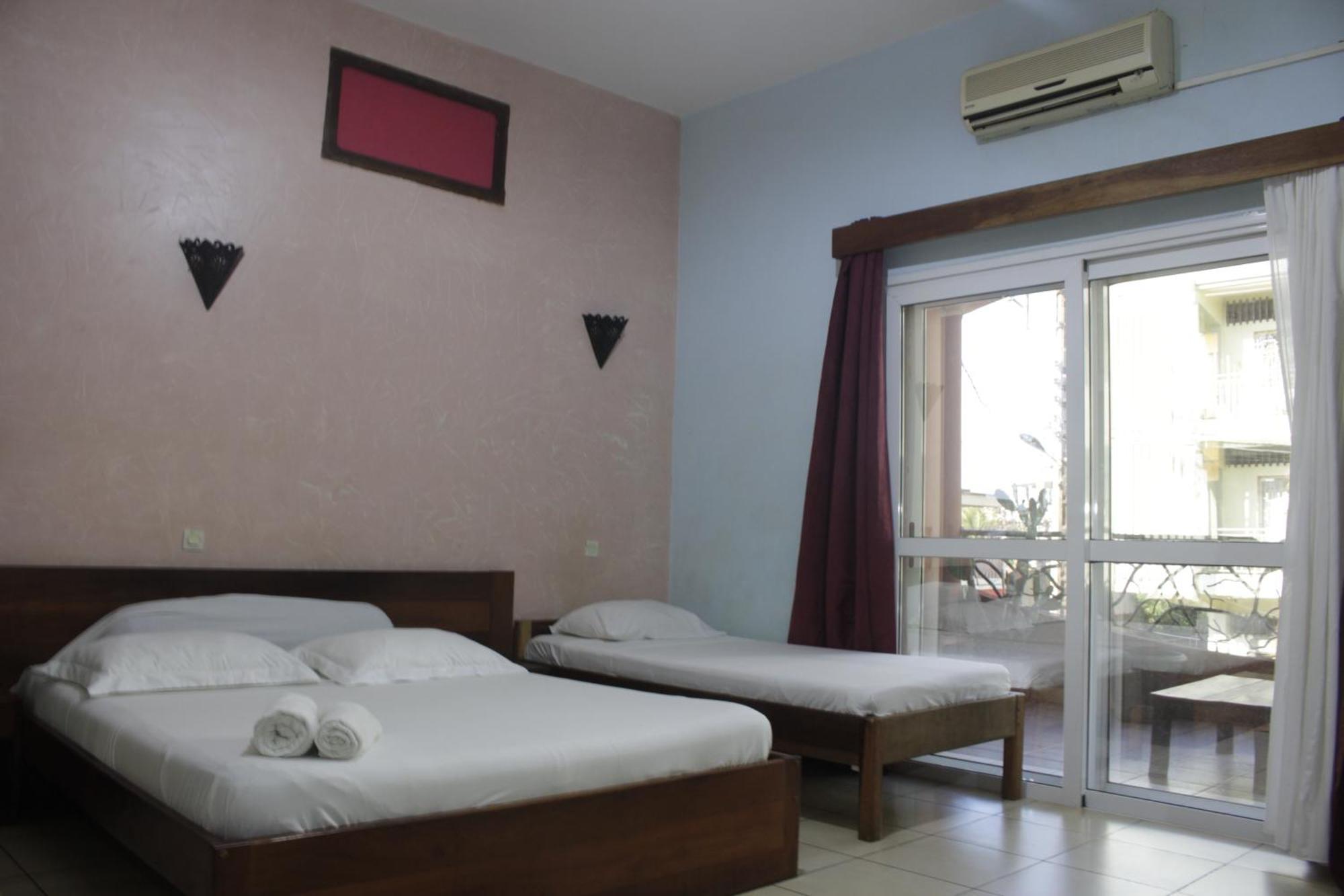 Central Hotel Antsiranana Buitenkant foto